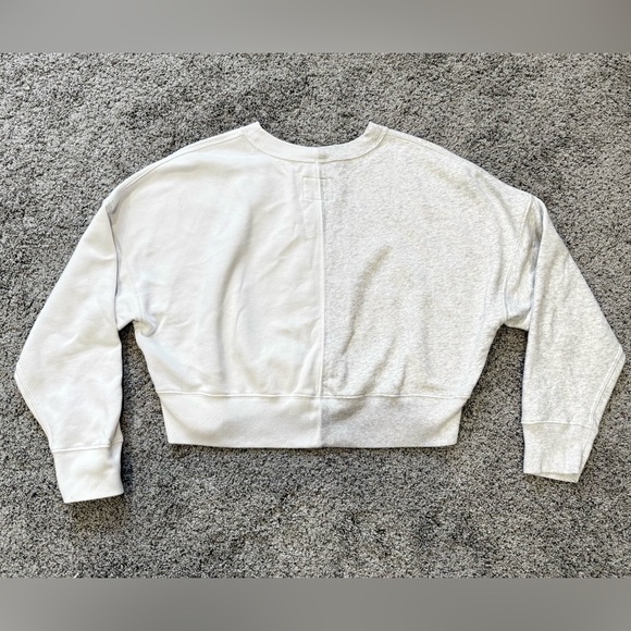 abercrombie & fitch cropped sweatshirt - Picture 2 of 3